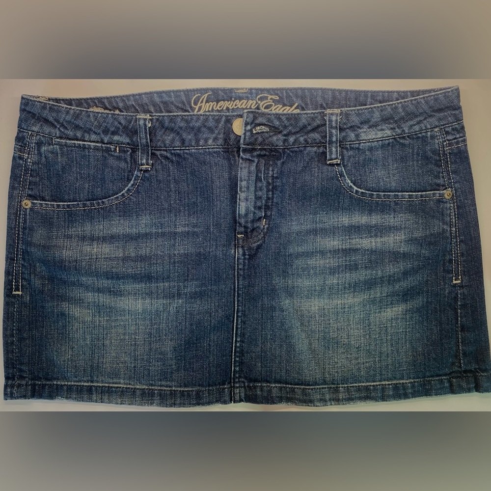 EUC American Eagle Mini Denim Skirt Distressed AE77 8 Medium Med Retro Blue M